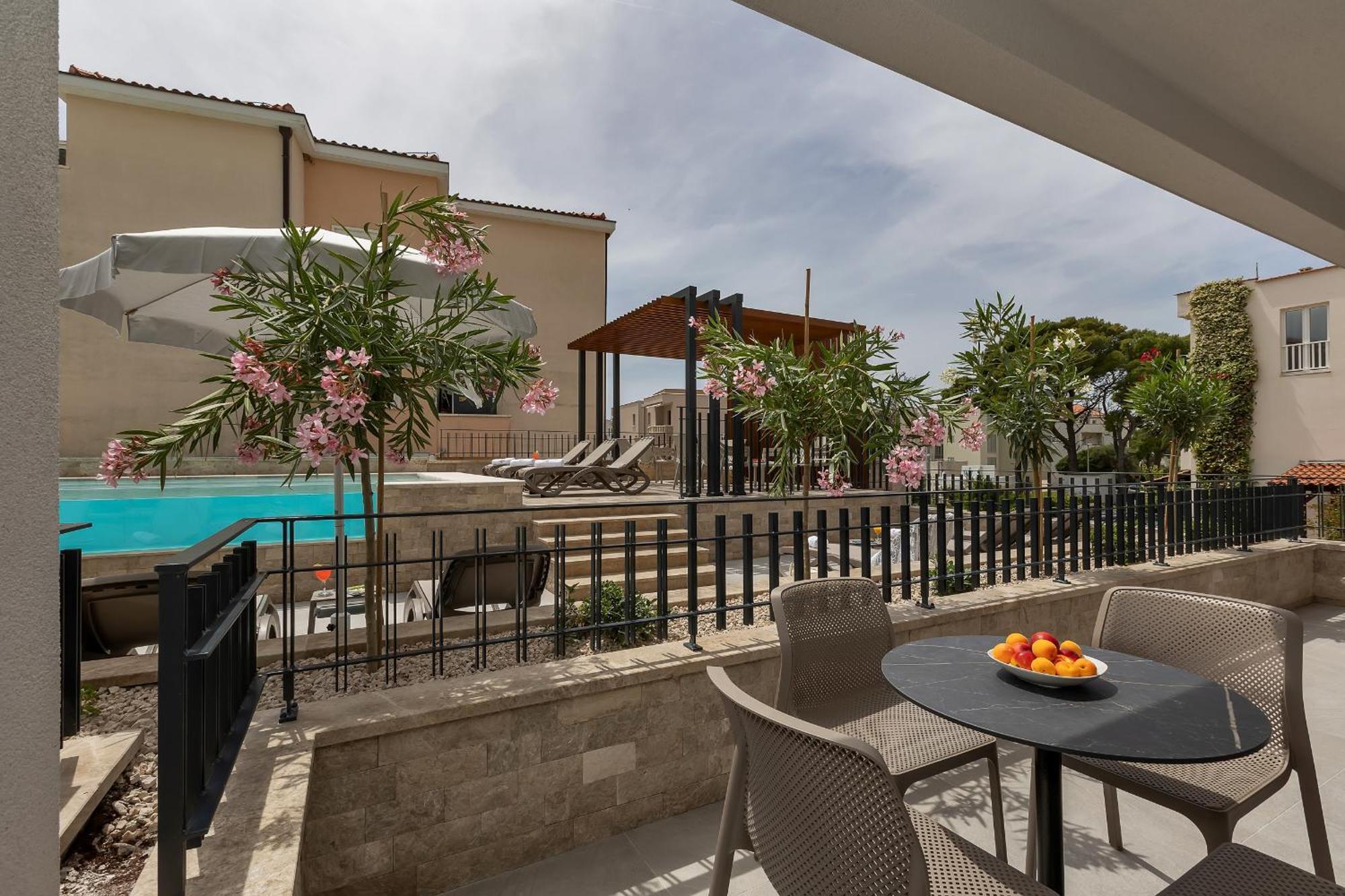 Villa Olea Prestige โพรไมนา ภายนอก รูปภาพ